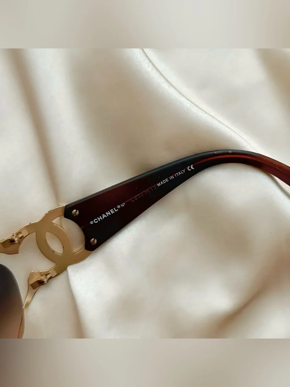 AUTHENTIC VINTAGE CHANEL 4023 C.138 VINTAGE RIMLESS GRADIENT CC LOGO SUNGLASSES